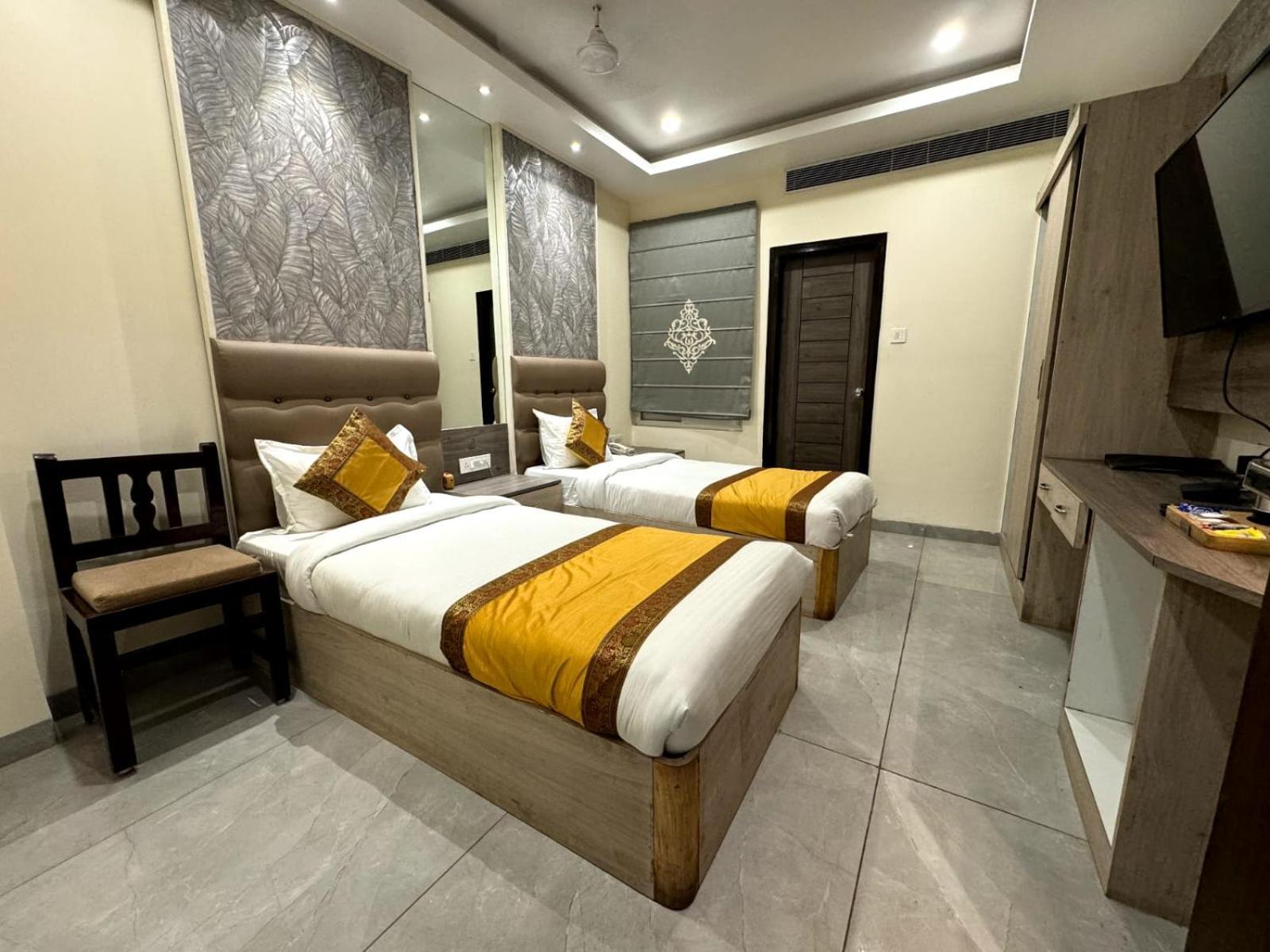 Hotel River Rhythm Assi Ghat Varanasi Exterior foto
