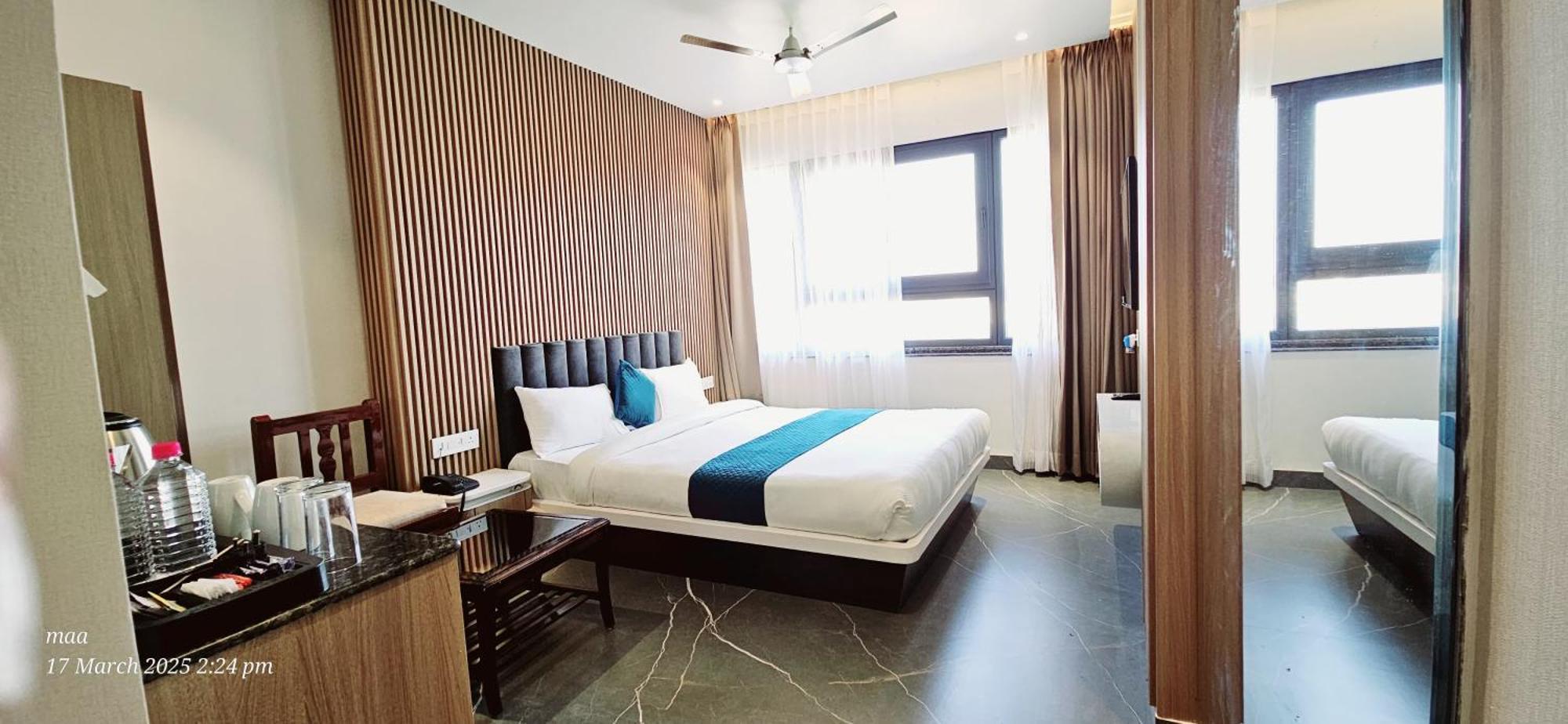 Hotel River Rhythm Assi Ghat Varanasi Exterior foto